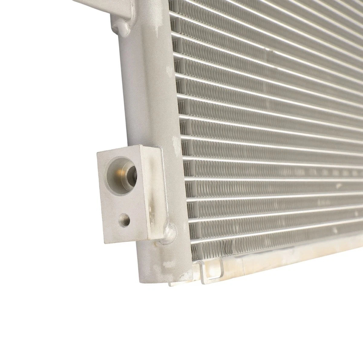 A/C Condenser for Jaguar Super V8 XJ8 Vanden Plas XJR (2004–2009) 18055516, C2C12578, C2C1967, C2C26832
