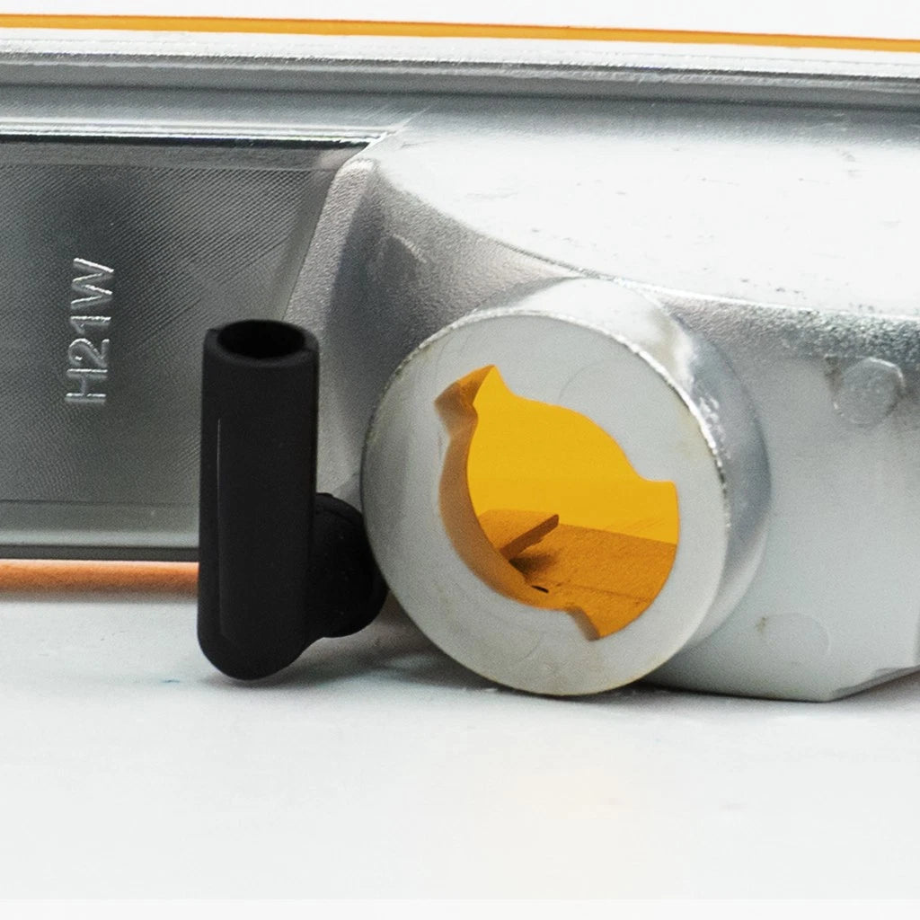 Passenger Side Marker Light for Volkswagen Beetle (2006–2010) VW2531109, CLX-M1-340-1609R-AS