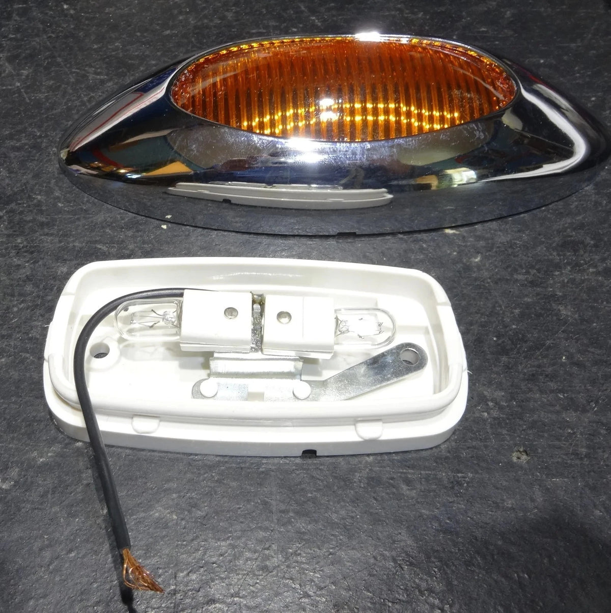 Clearance Light Phantom I Marker Amber Lens Incandescent Chrome for UP#31260
