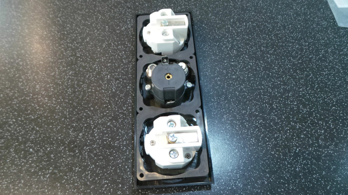 2X 240V 3 Pin Socket for Motorhome Caravan