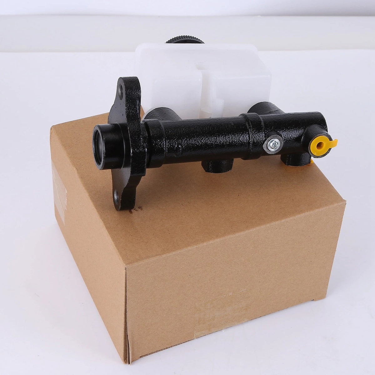 Brake Master Cylinder for Mazda B2000 B2600 (1986–1993) M39654 UB3943400A