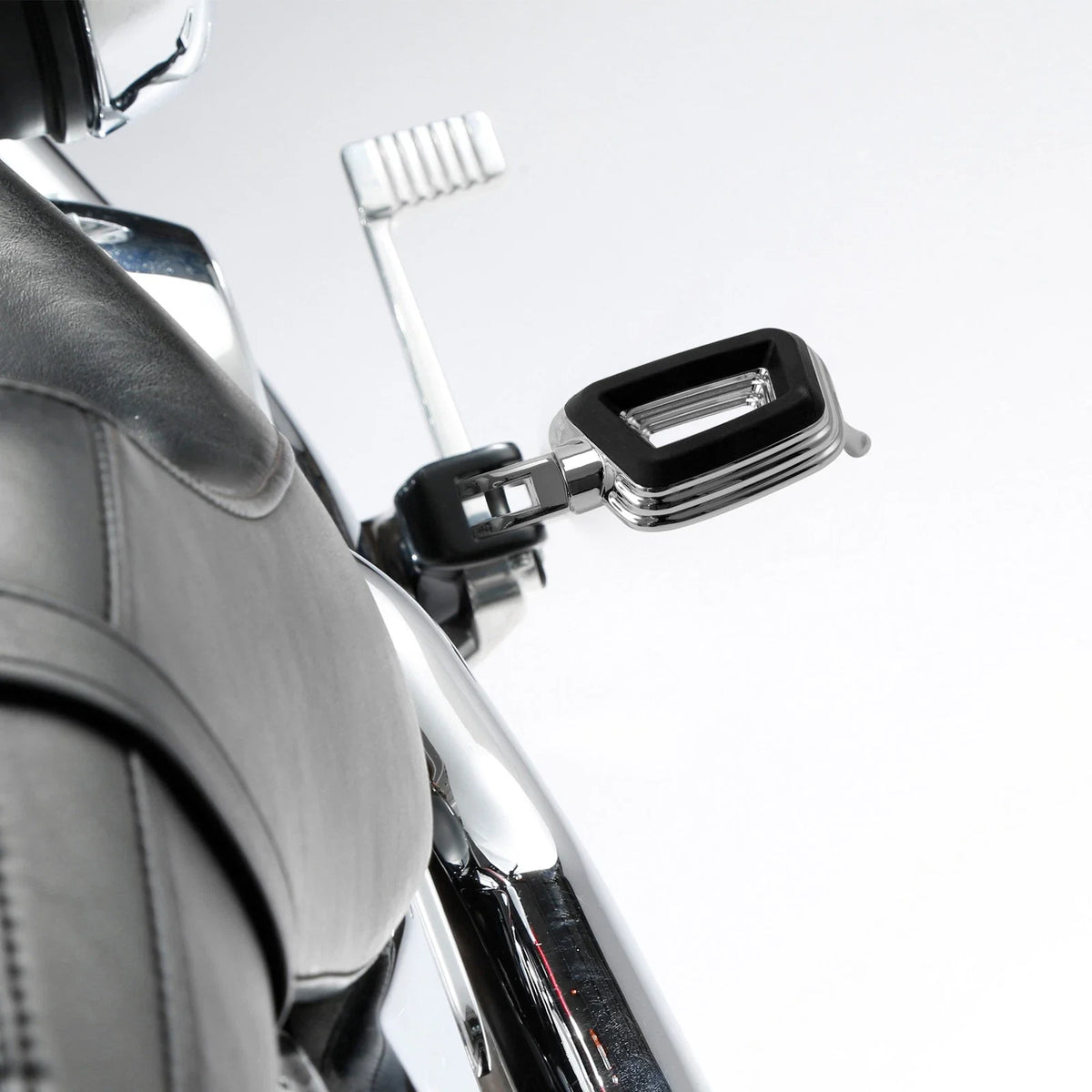 Chrome Footpegs for Harley Softail Low Rider S (2018–2025)