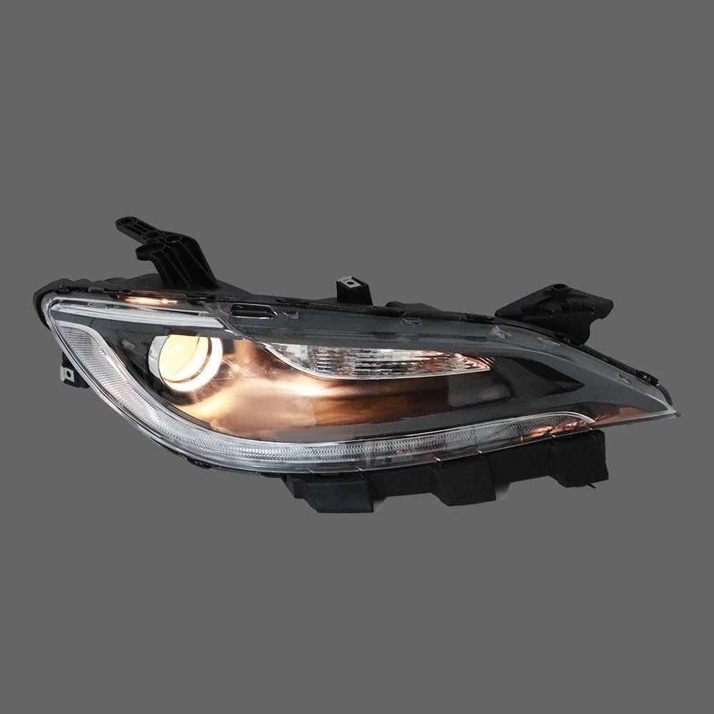 Passenger Side Headlight for Chrysler 200 (2016–2017) Halogen Clear