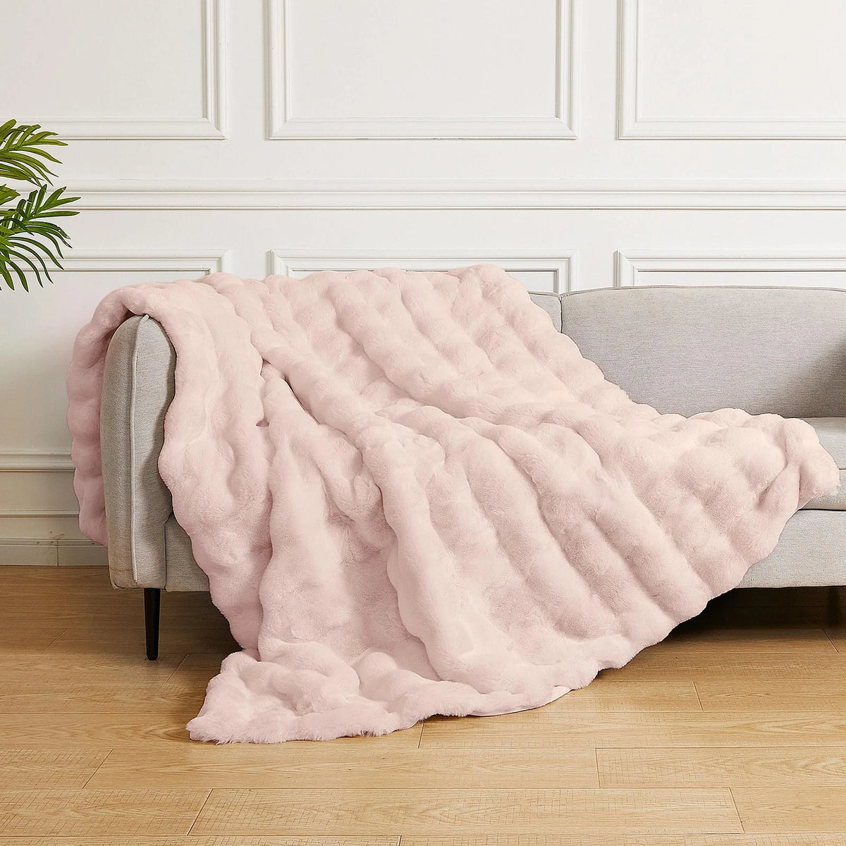 Cozy Faux Fur Twin Blanket 60x80 for Living Room Bedroom