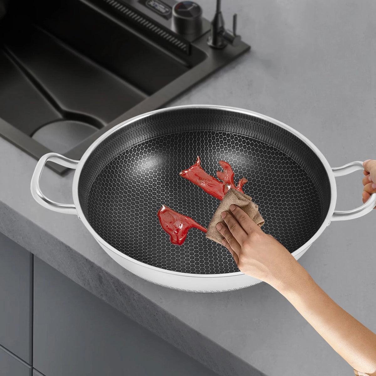 13.19" Non-Stick Skillet with Lid for Cooking