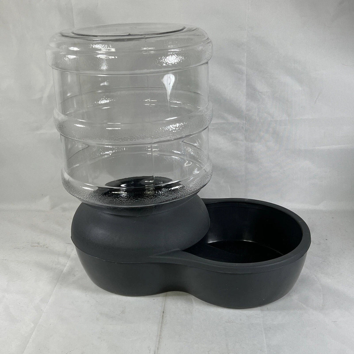 Petmate Le Bistro Pet Waterer for Dogs and Cats (0.5 Gallon)
