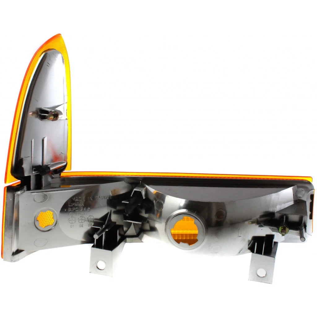 Front Signal/Corner Light Driver Side for Ford F-250 Super Duty (2001) CLX-M1-330-1638L-UF-CL360A3, FO2520141