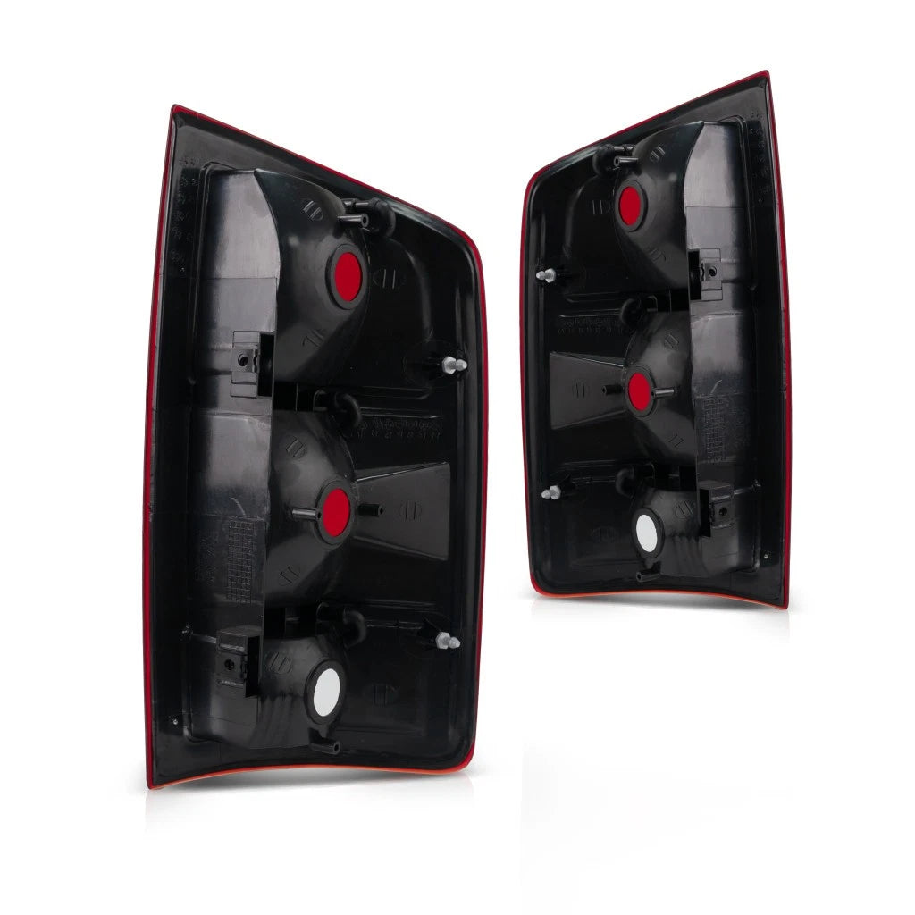 Pair of Tail Lights for Dodge Ram 2500 (2002–2006) PLX-M1-333-1906L-UC-CL360A3, CH2800147, CH2801147