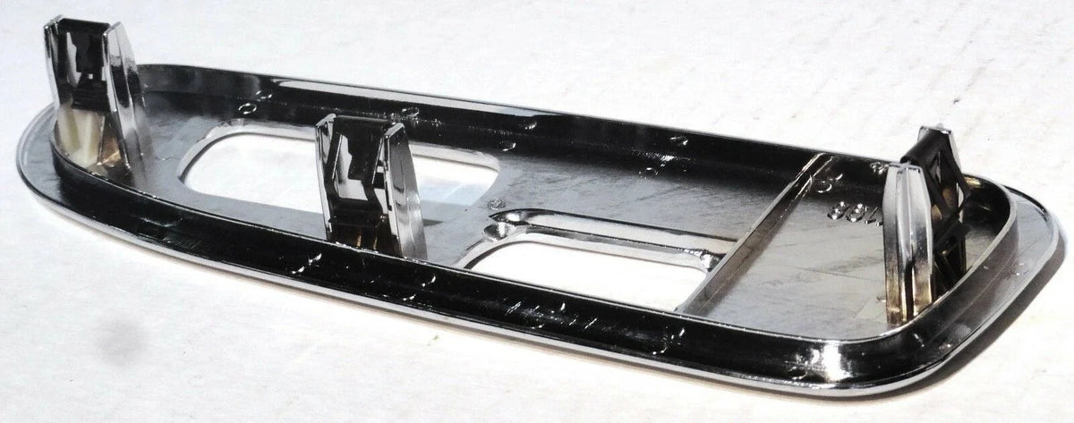 Drivers Door Window 2 Hole Trim for Peterbilt 387/386/379/378 (2006–Present) UP#41198