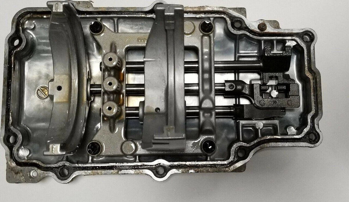 M5R2 RKE transmission cover with shift forks for Thunderbird SC (1989–1995)