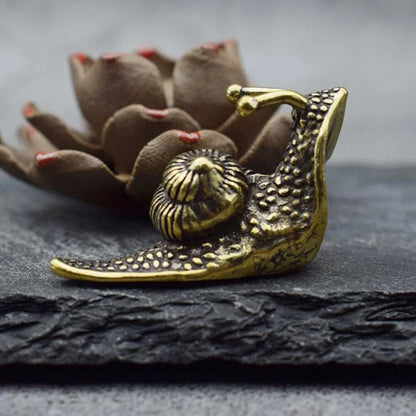 Brass Solid Snail Carved Statue for Home Decor (Antique Ornament)