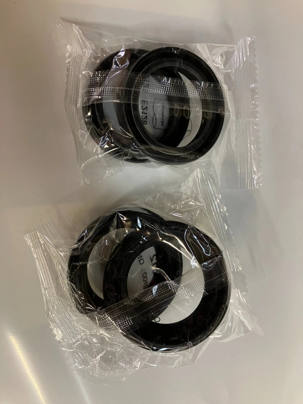Fork Oil Dust Wiper Seal Kit for Harley Davidson Sportster Dyna FXR (39mm) 351022, 361012