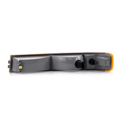 Front Signal/Corner Light for GMC Savana 1500 (2003–2014) CLX-M1-334-1607R-AC-CL360A4, GM2521188