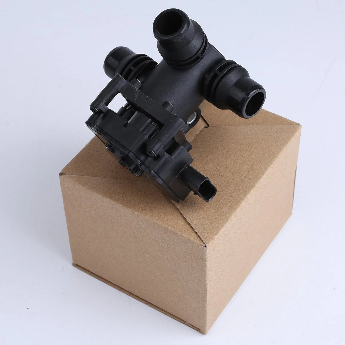 Cooling Water Change Over Valve for Mercedes C W205 E W213 S C217 W222 GLC X253 (A0005003040)