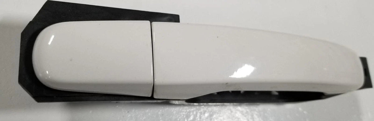 Exterior Door Handle for Saturn Aura (2007–2009) RH Passenger Side White