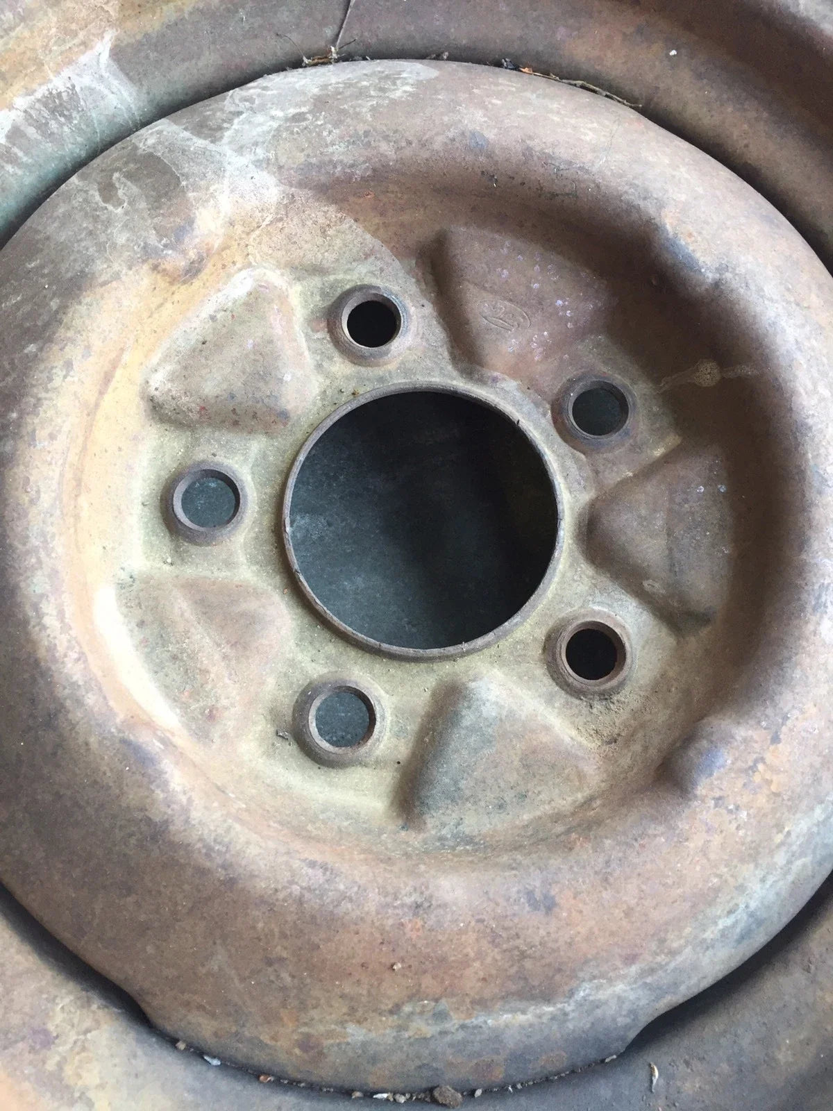 Hubcaps Set with Script for Ford Car and Pickup (1947–1948)
