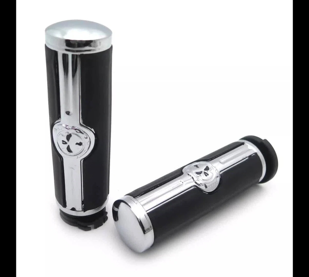 1" Skull Handlebar Grips for Harley Touring Road King Street Glide (1996–2017)