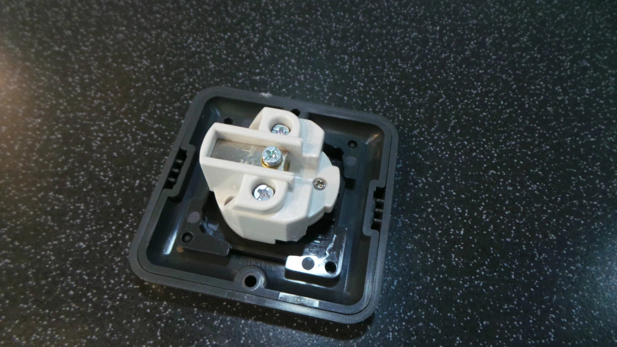 240V 3-Pin UK Socket for Caravan Motorhome C-Line/CBE (No Part Numbers)