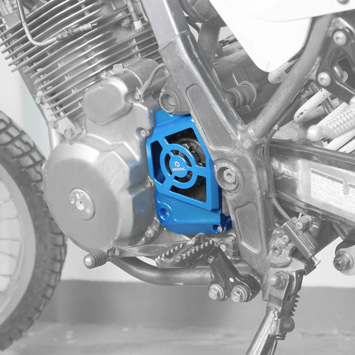 Front Sprocket Cover Guard for Suzuki DR650S/SE (1996–2024) 11361-32E00