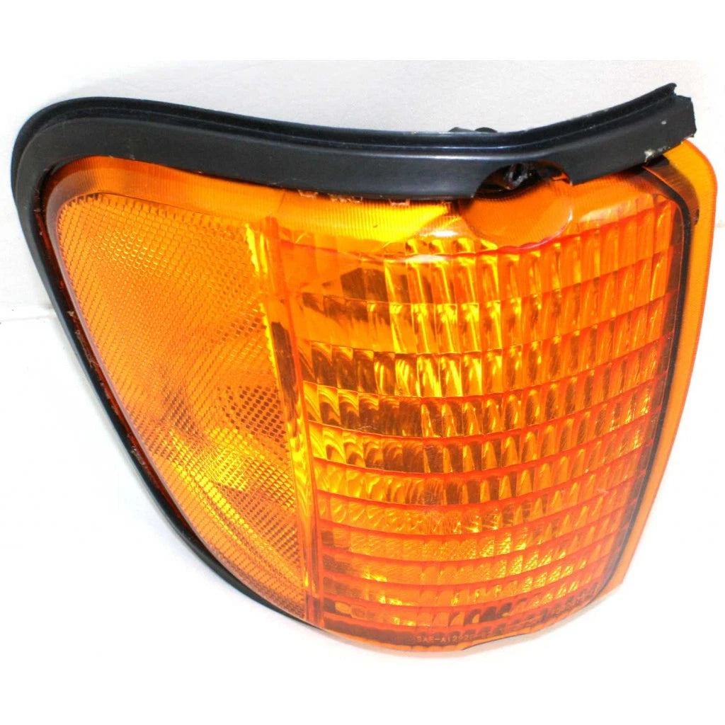 Corner Light for Ford E-150/E-250 (2003–2007) - FO2521173, CLX-M0-USA-F106301-CL360A70