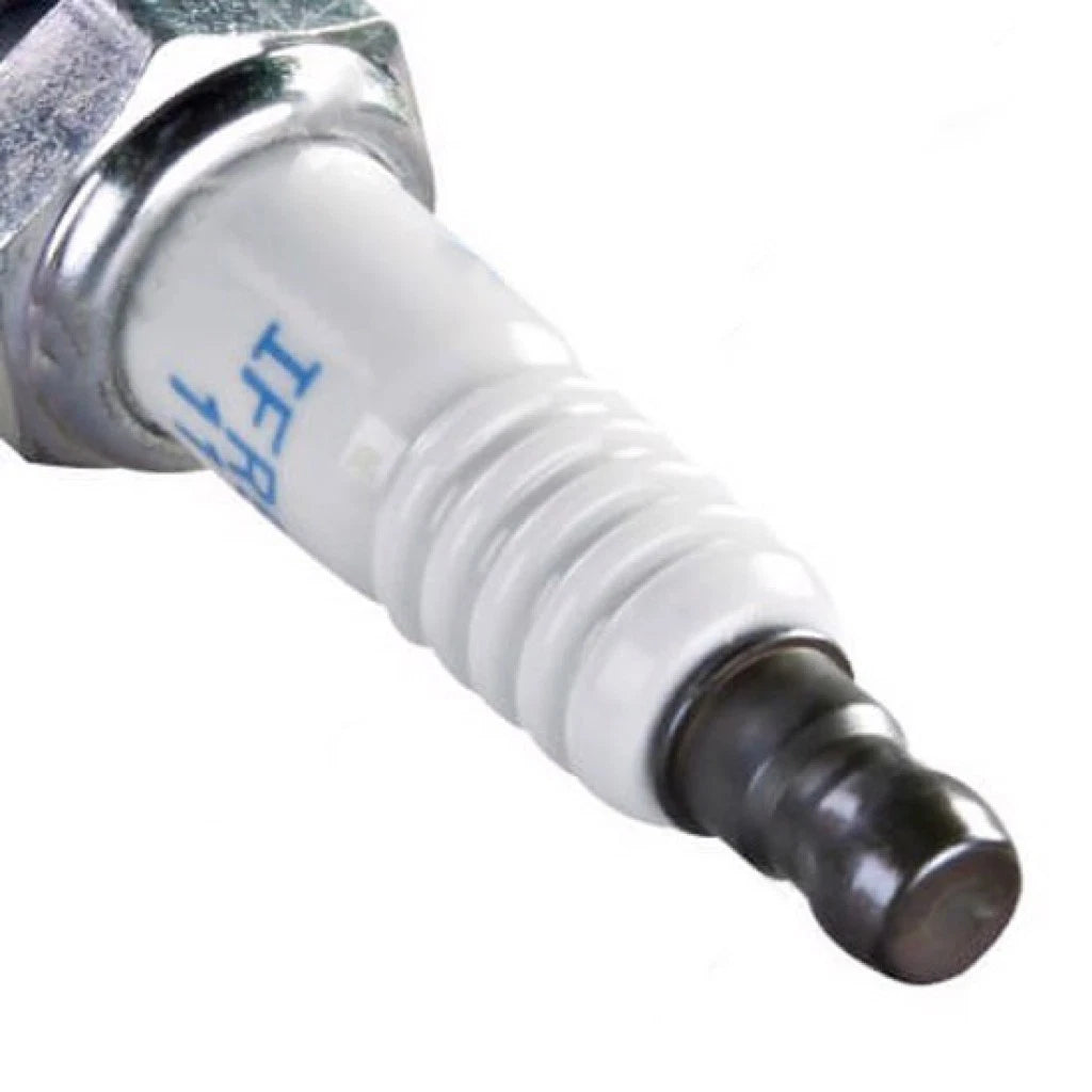 Box of 4 NGK IFR6E-11 Spark Plugs for Land Rover Discovery (1999–2004)