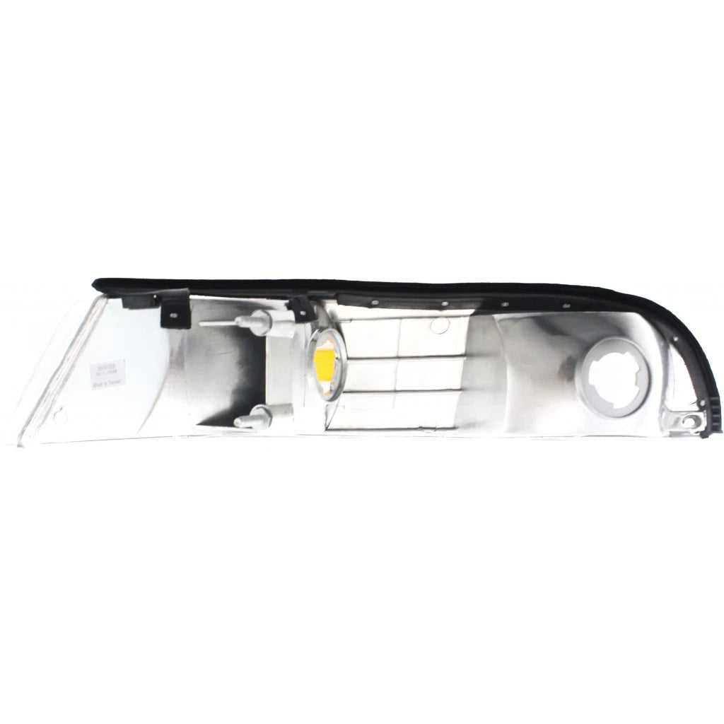 Parking/Signal Marker Light for Ford Crown Victoria (1992–1997) CLX-M1-330-1521R-US, FO2521124