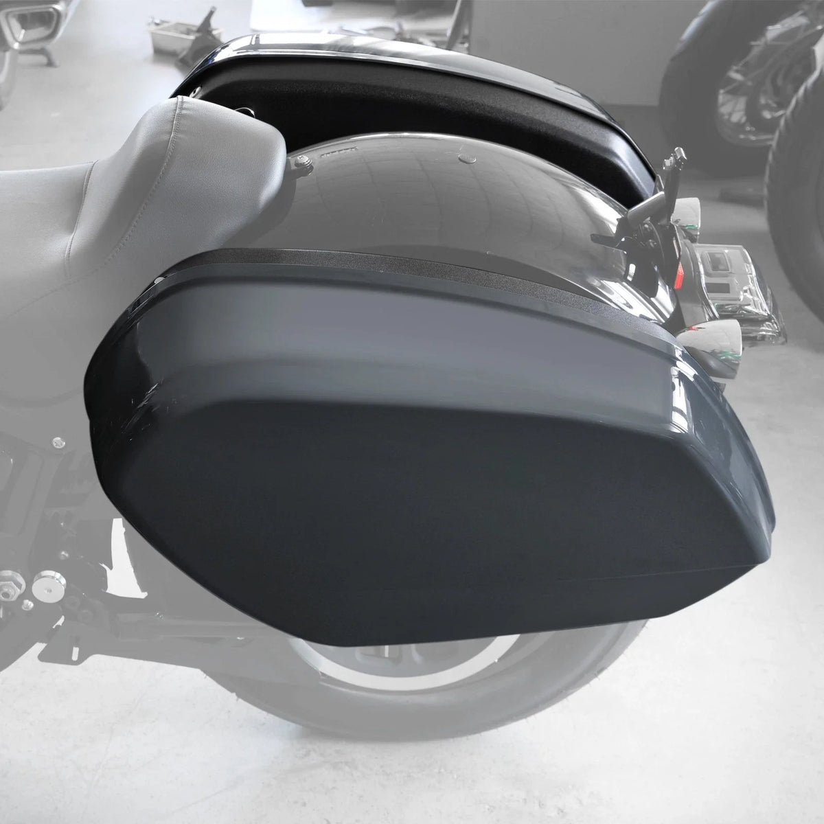 Hard Saddlebags for Harley Softail Low Rider ST FXLRST (2022–2025) Gunship Gray