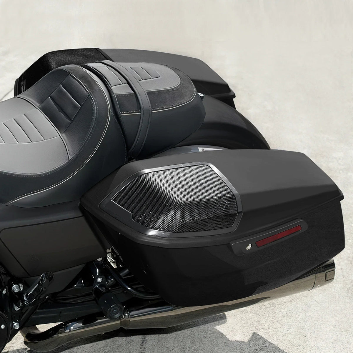 6X9" Speaker Cutout Saddlebags for Harley Touring CVO Street Road Glide (2023–2026)